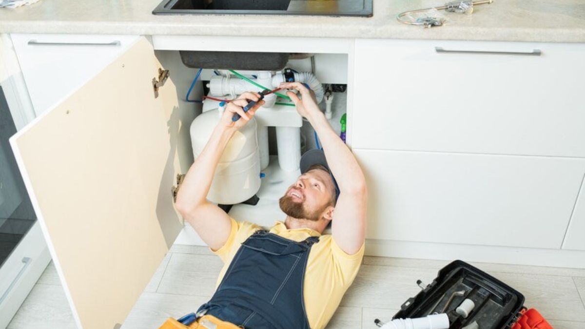 Top 5 Signs You Need an Emergency Plumber